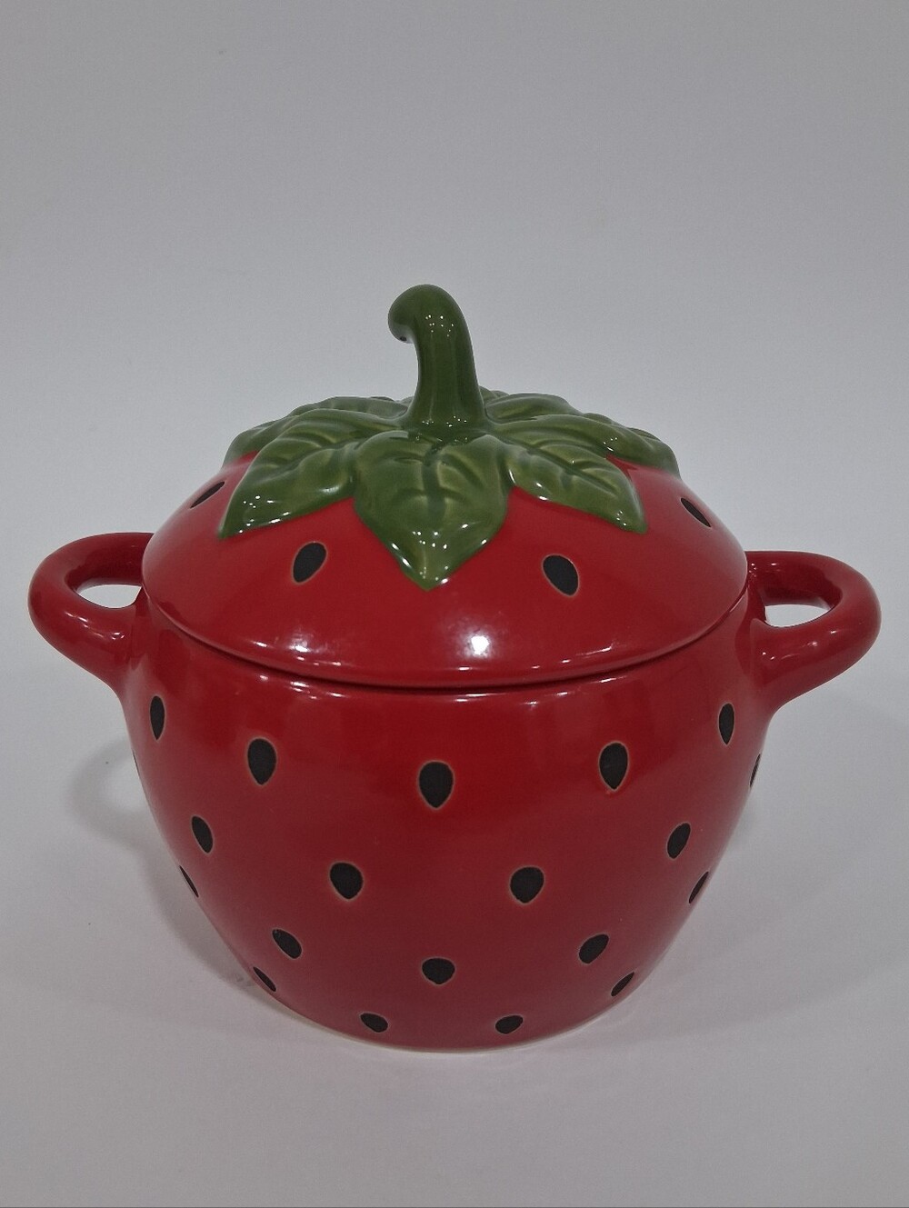 Crofton Strawberry Ceramic Oven Safe Baking Ramekin Dish